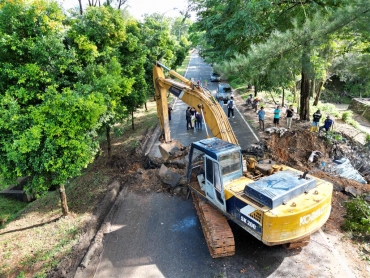 Quick Response BP Batam Lakukan Penanganan pada Jalan Amblas Gajah Mada – Tiban, Masyarakat Dihimbau Tetap Berhati-hati