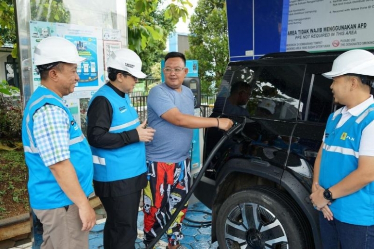 Komisaris PLN pastikan layanan infrastruktur kendaraan listrik