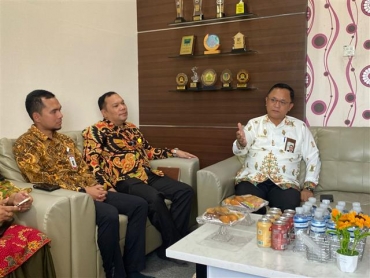 Ombudsman Kepri Pantau Pelayanan Publik di Lubuk Baja: Soroti Masalah Sampah hingga Potensi Longsor