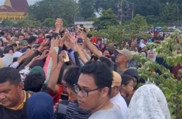 Tak Dapat Kupon, Warga Marah di Perayaan Hari Jadi Kepri ke-22