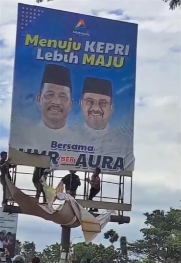 Tim Relawan Rudi-Rafiq Dorong Pengrusakan Baliho Rudi-Rafiq Dibawa ke Ranah Hukum