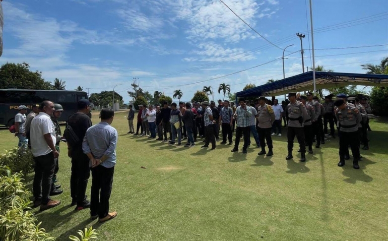 Pendataan Terus Berlanjut, Warga Rempang Mulai Ramai Datangi Posko Tim Satgas