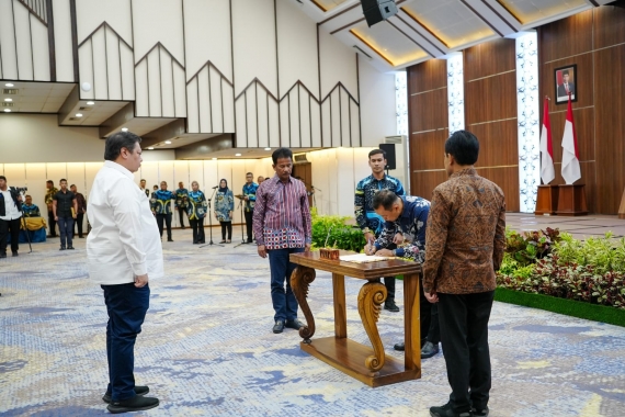 Lantik Pejabat BP Batam, Menko Airlangga Tegaskan agar Batam Mampu Menjadi Role Model Tempat Investasi dan Pelayanan Administrasi