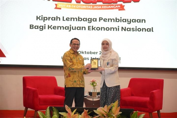 OJK Ajak Mahasiswa Pahami Peran Lembaga Pembiayaan dalam Mendorong Ekonomi Nasional - OJK Mengajar di Universitas Kadiri Kediri.