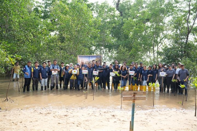 ASCOTT INDONESIA PERINGATI HARI MANGROVE SEDUNIA MELALUI AKSI PENANAMAN MANGROVE BERSAMA