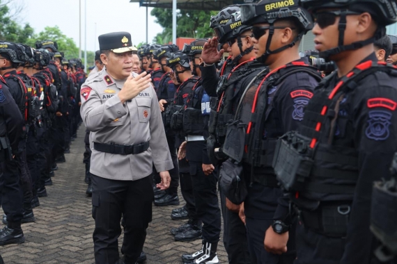 POLDA KEPRI BERANGKATKAN KOMPONEN SATBRIMOB UNTUK BKO POLDA METRO JAYA DALAM OPERASI AMAN NUSA I TAHUN 2025