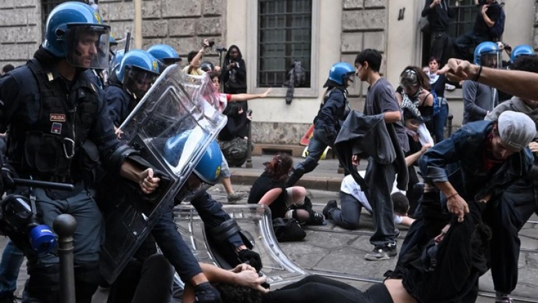 Demo Prancis Meluas ke Italia, Albania, hingga Belgia
