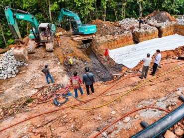 BP Batam Kebut Perbaikan Jalan Depan Hotel Vista, Masyarakat Diimbau Berhati-Hati