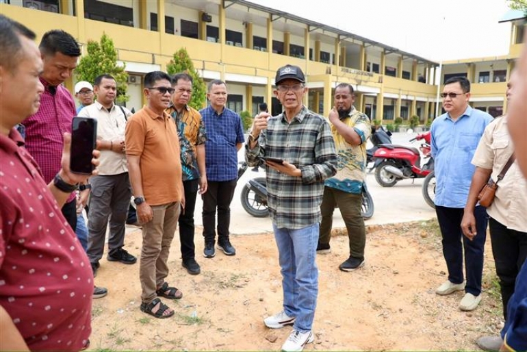 Amsakar Respons Keluhan Wali Murid, Penambahan Ruang Kelas SDN 013 Sekupang Jadi Prioritas