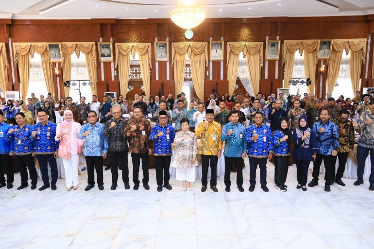 PENGUATAN INTEGRITAS FONDASI UTAMA PERTUMBUHAN EKONOMI OJK GELAR GOVERNANSI INSIGHT FORUM DI KALIMANTAN SELATAN