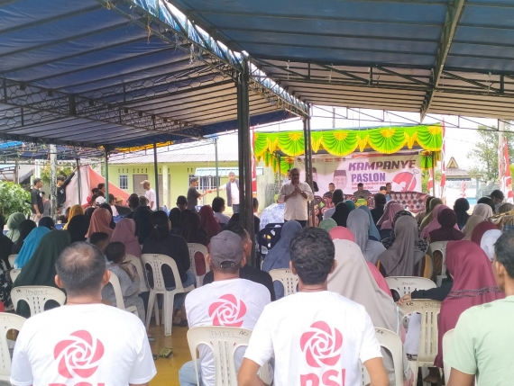 Guyuran Hujan Dihadapi Warga Bintan Pesisir, Demi Tetap Bersama Rudi-Rafiq