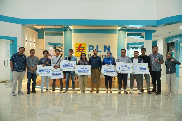 Bersempena Hari Pahlawan, PLN Batam Serahkan Hadiah Lomba Menulis Feature dan Foto Nasional