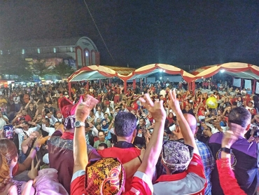 Sambut Pemimpin Baru Kepri, Ribuan Warga Sagulung & Batuaji Elu-elukan Rudi-Rafiq