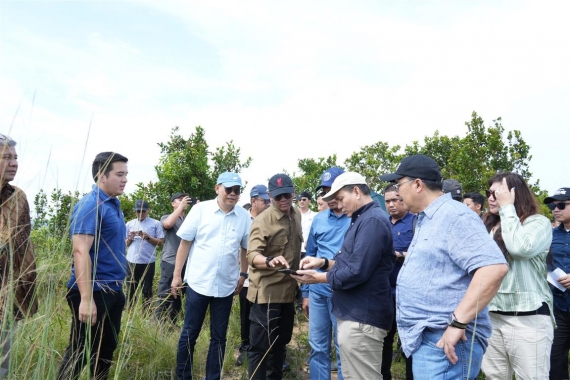Kemenko Polhukam Bersama Sekretariat Kabinet, Kementrian Investasi dan Dewan Pengawas BP Batam Tinjau Pembangunan Rumah di Tanjung Banon