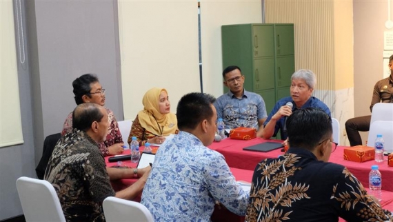 OJK FASILITASI PERTEMUAN LENDER DENGAN PENGURUS PT DANA SYARIAH INDONESIA.