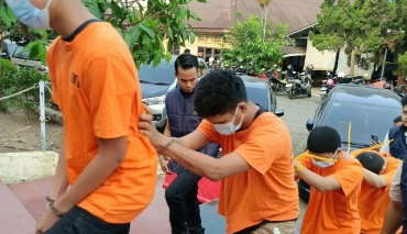 Kepolisian bekuk empat pelaku penganiayaan dan penikaman di Samarinda