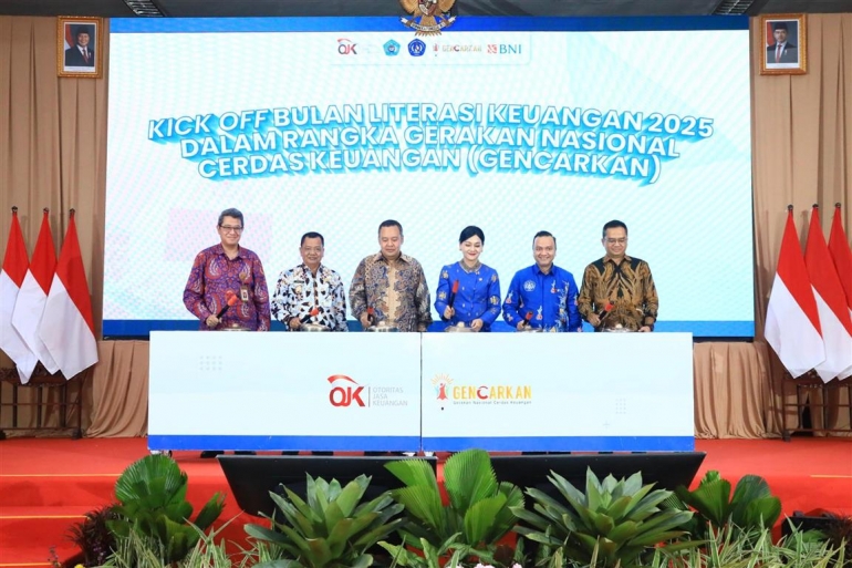 GENCARKAN EDUKASI, OJK LUNCURKAN BULAN LITERASI KEUANGAN 2025.