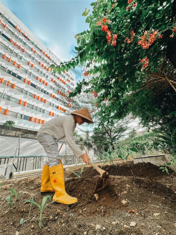 HARRIS Hotel Batam Center Wujudkan Komitmen Lingkungan melalui Program Daur Ulang Sampah Inovatif