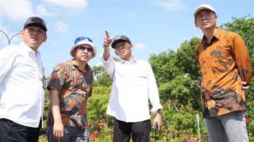 Hari Pertama Kerja, Amsakar Achmad Tinjau Sejumlah Proyek Pembangunan