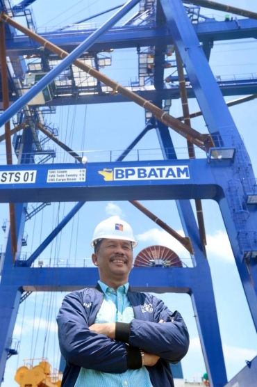 Pelabuhan Batu Ampar Semakin Modern, BP Batam Datangkan STS Crane