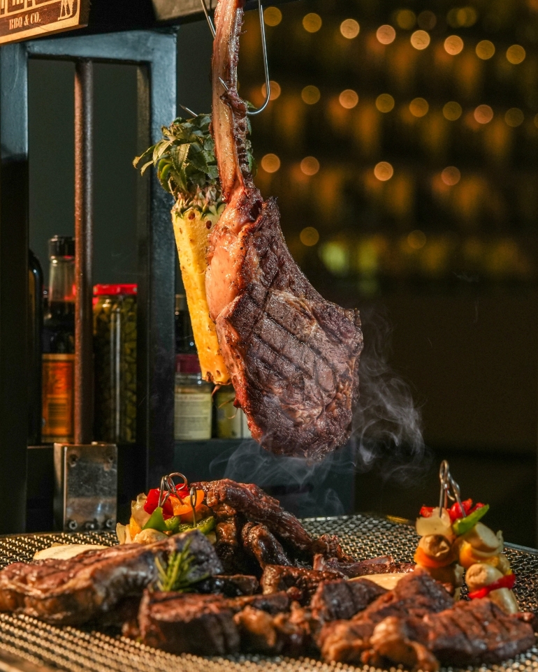 MENIKMATI HANGATNYA SENJA DAN AROMA BBQ DI HARRIS HOTEL & SUITES NAGOYA BATAM