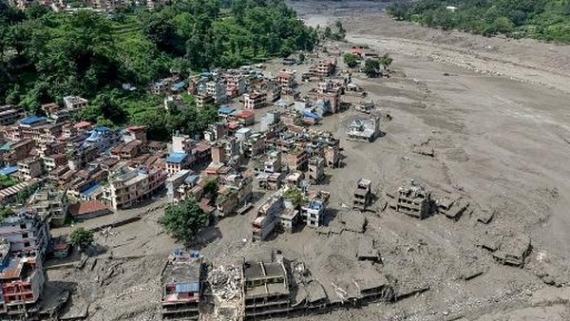 Lebih dari 1.400 orang hilang akibat banjir bandang di Nepal-China